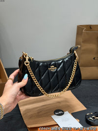 Teri Shoulder Bag