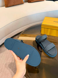 Feel Slide Sandals