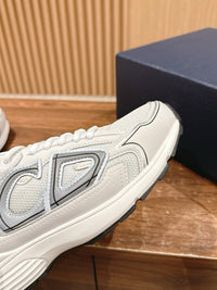 B30 Sneakers