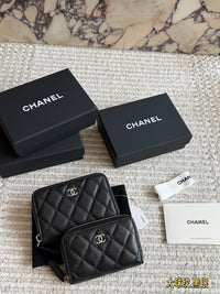 Classic Zipped Coin Purse