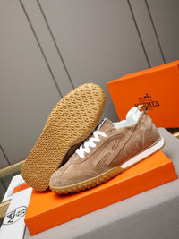 Trail Sneakers