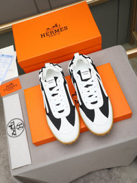 Trail Sneakers