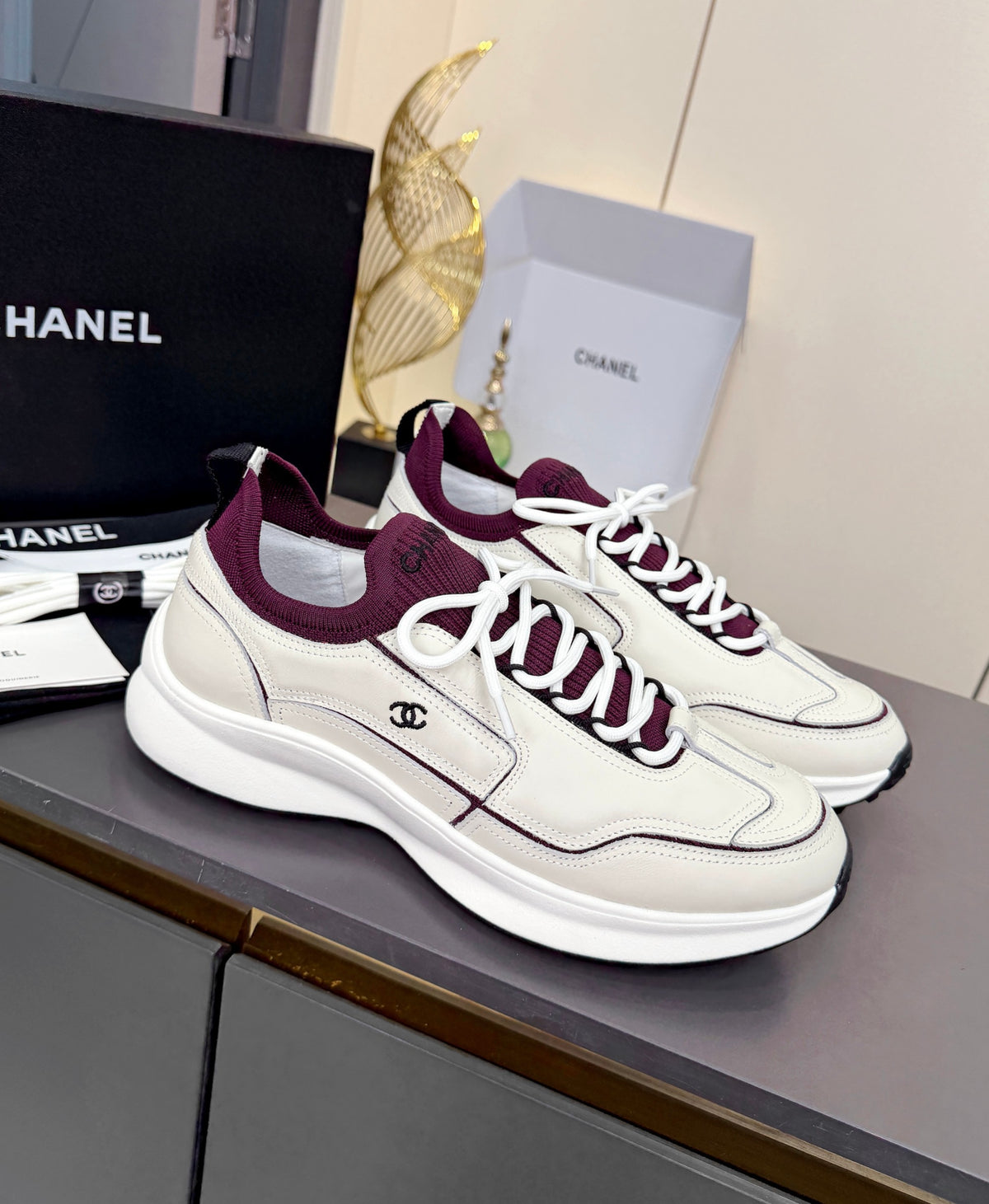 Logo Sneakers