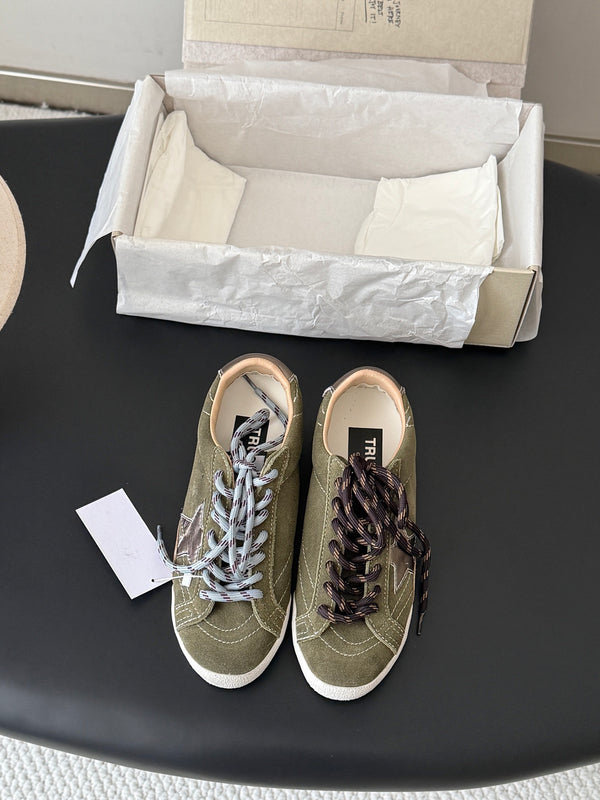 26S True Star Sneakers