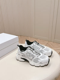Wmns Chrono Sneakers