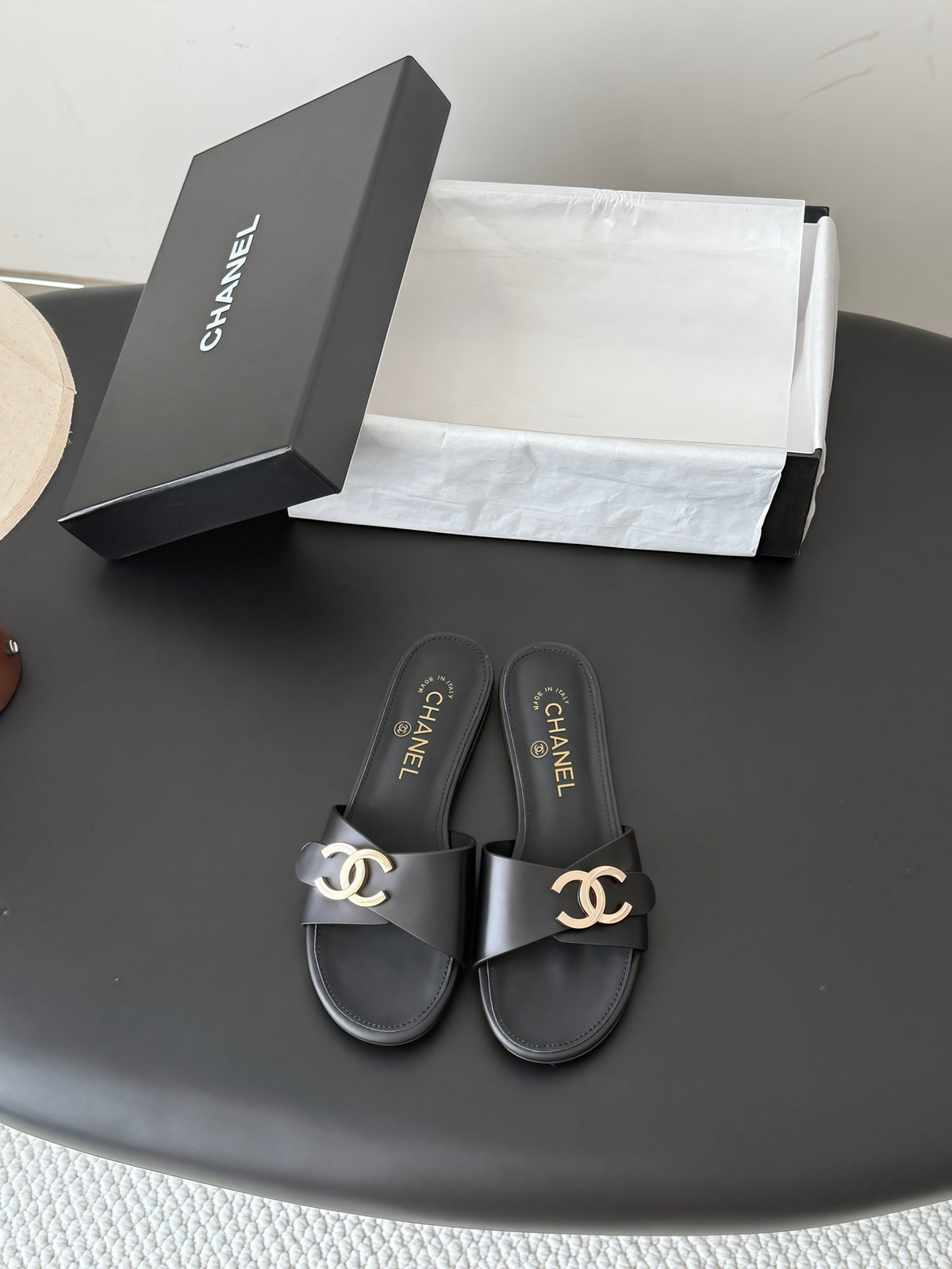 26B Leather Sandals