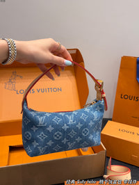 Hills Pochette Bag