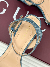 Donna Wedge Sandals