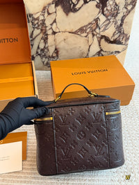 Nice BB Vanity Case