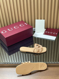 Interlocking G Slide Sandals
