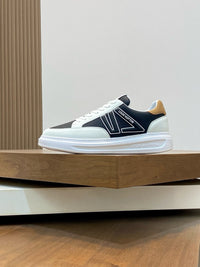 Beverly Hills Sneakers