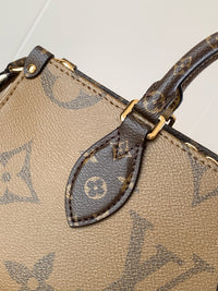 OnTheGo East West Bag