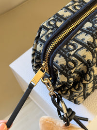 Bow Pouch
