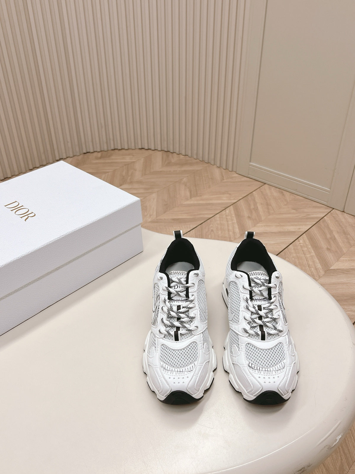 Wmns Chrono Sneakers
