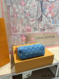 Hills Pochette Bag