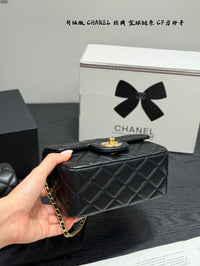 Mini Pearl Crush Classic Flap Bag