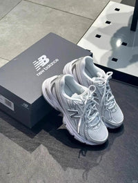 NB530 White Silver