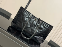 Twisted Tote