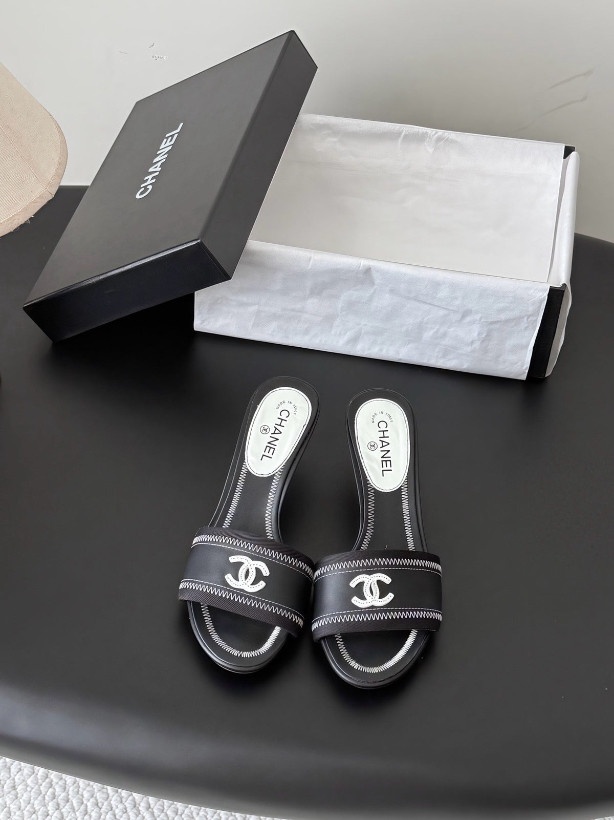 26B Kitten Heel Slides