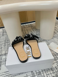 J'Adior Slides