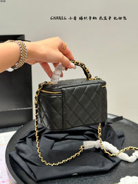25B Vanity Case with Chain