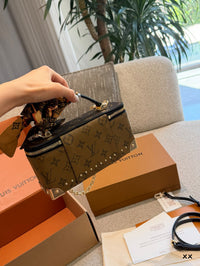 Vanity Pouch Trunk Bag