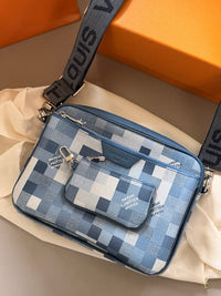 District PM Messenger Bag