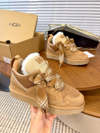 Lowmel Sneakers
