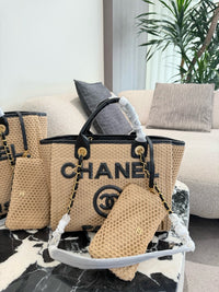 Deauville Tote in Beige Raffia