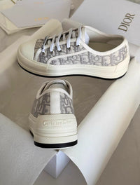 B23 Low-Top Sneaker