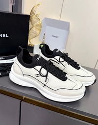 Logo Sneakers