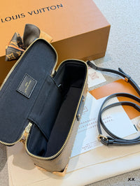 Vanity Pouch Trunk Bag