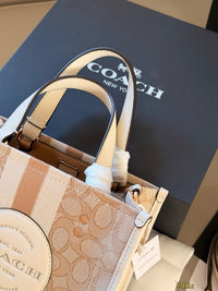 Dempsey Tote 22