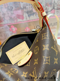 Hills Pochette Bag