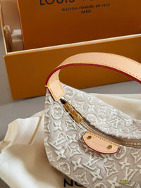 Hills Pochette Bag