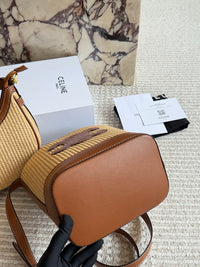 Bucket Cuir Triomphe Bag