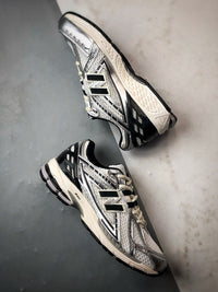 NB1906R Sneakers