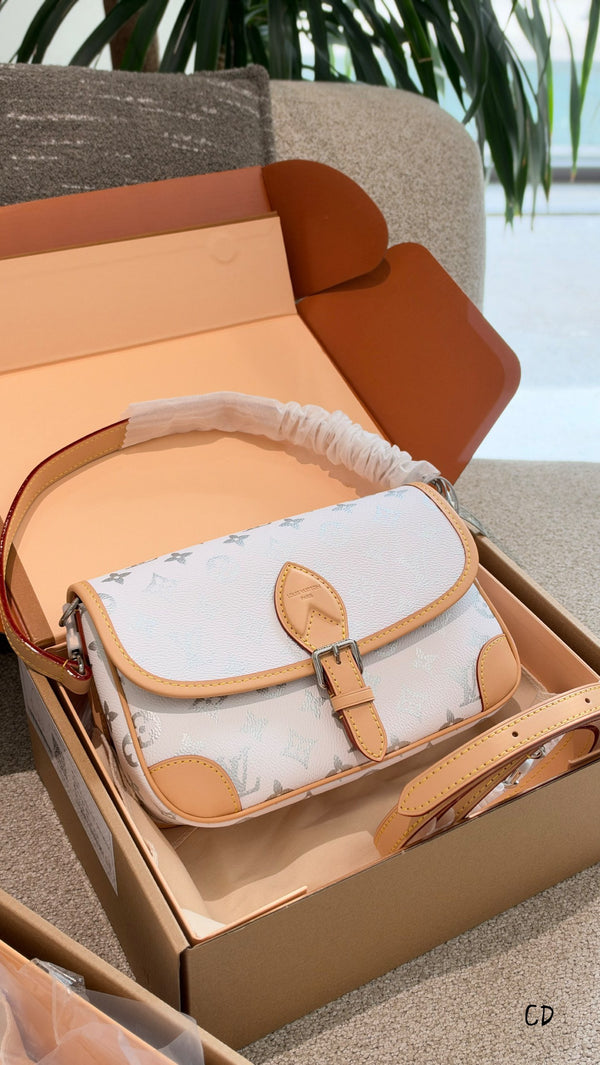 Diane Bag Monogram Pearly