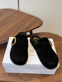 26S Médaillon Buckle Mules