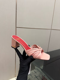 26S Garavani Annet Mules