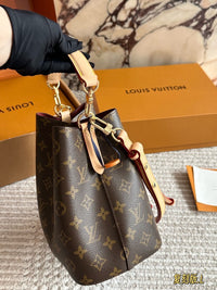 BB Bucket Bag