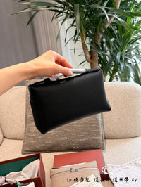 Extra Pocket L19 Grained Calf Leather
