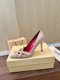 Garavani Studdy Pumps