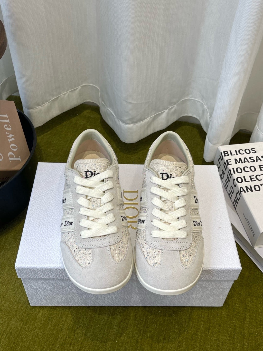 26S Ribbon Sneakers