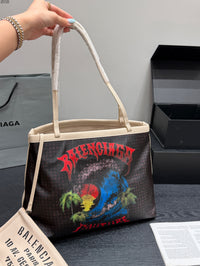 Select Medium Tote Bag
