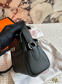 Kelly Messenger PM Bag