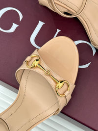 Donna Wedge Sandals