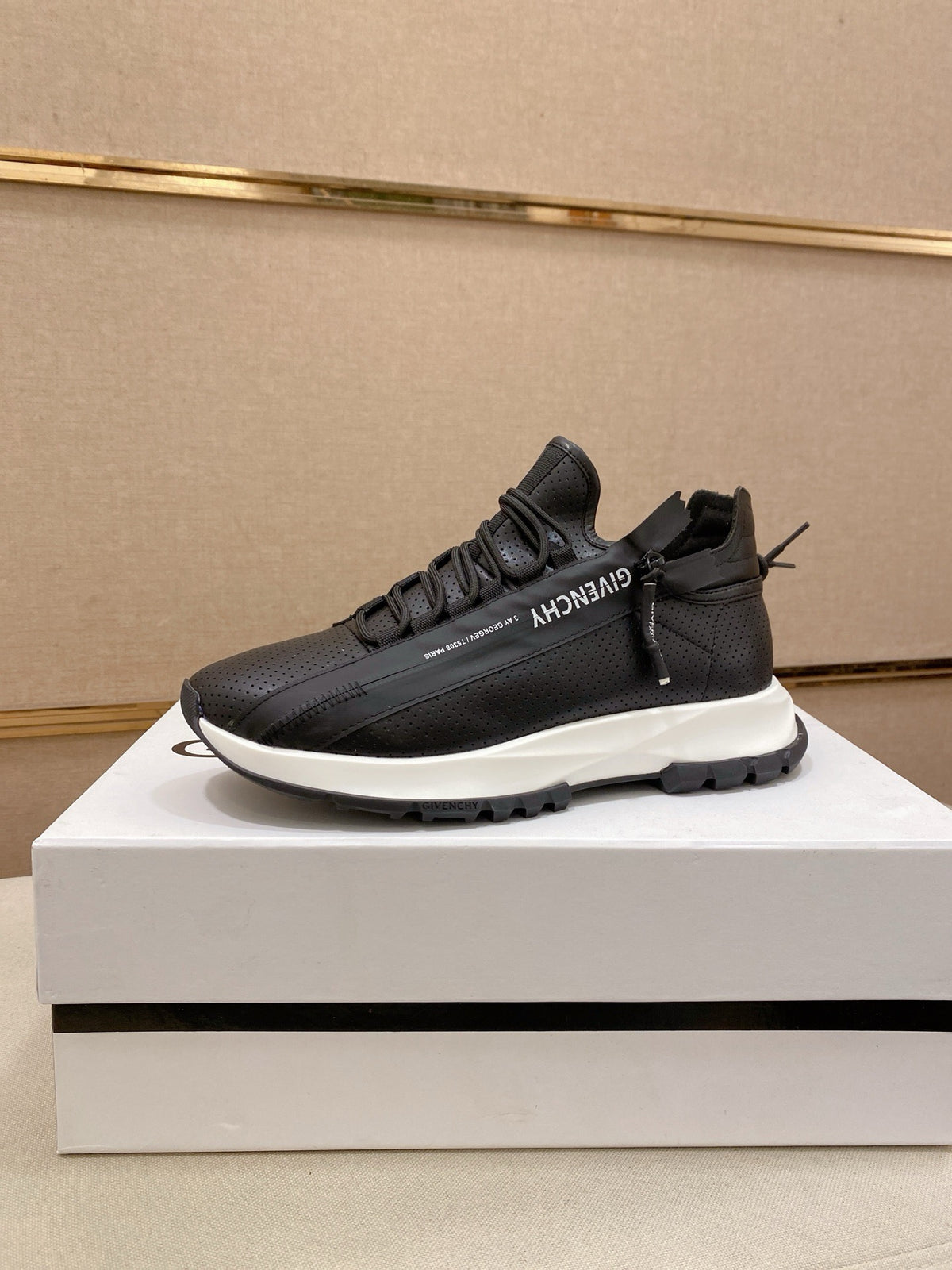 Spectre Runner Sneakers