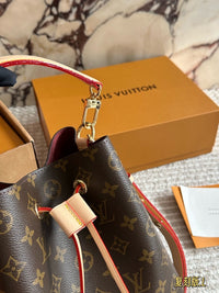 BB Bucket Bag