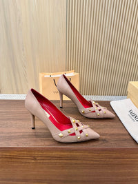 Garavani Studdy Pumps